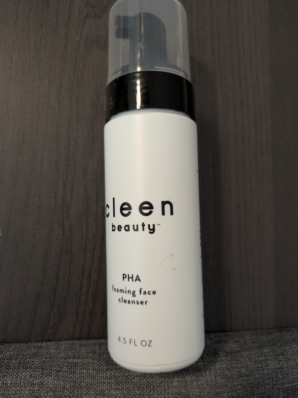 PHA Foaming Face Cleanser — White